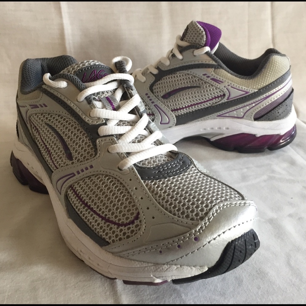 LA GEAR athletic shoes, running type shoes